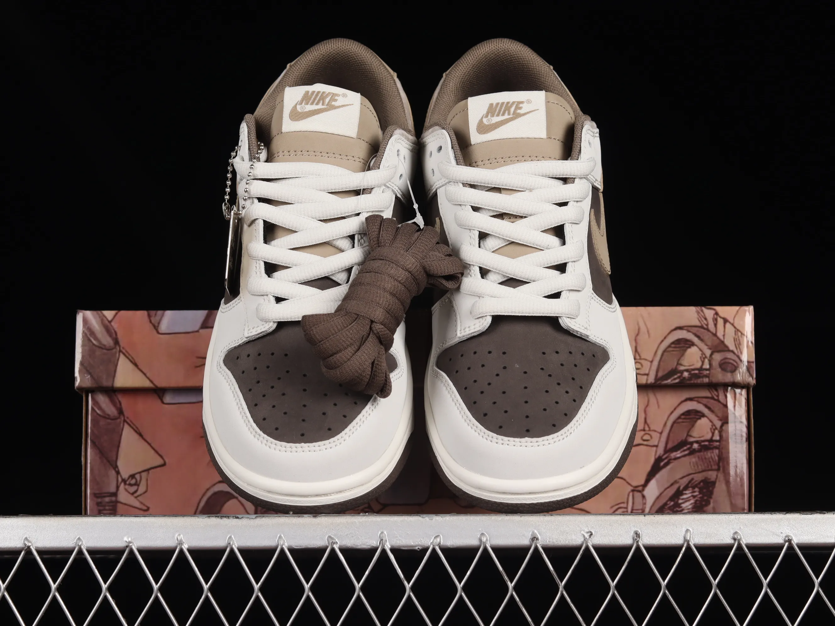 All Categories Nk SB Dunk Series Nk SB Dunk Low Low-top sneakers Otomo Katsuhiro x Nk SB Dunk Low "Steamboy OST" Otomo Katsuhiro co-branded SB low-top sports and leisure sneakers LF0039-031
